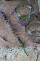 Making a tea light holder with lavender decoration - Lavender summer party story
