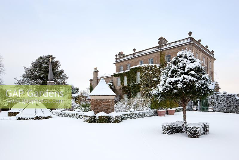 Oblique view of the west front of Highgrove House and Oak Pavillion in snow, January 2010.