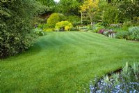Well kept lawn at Eastgrove Cottage in spring