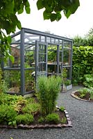 Kitchen garden with greenhouse - Ulla Molin
