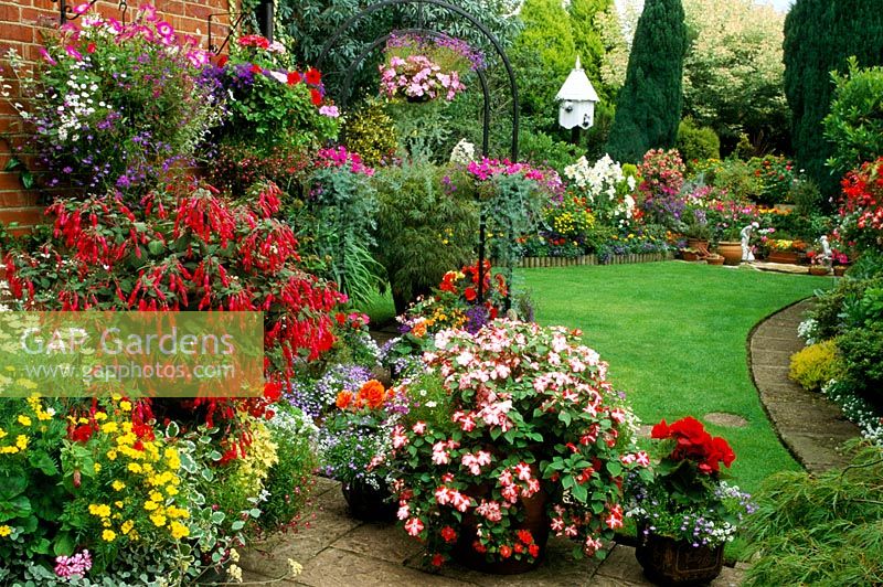 Colourful garden at Gable End in Surrey