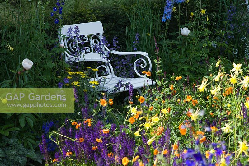 White chair - 'The Daily Telegraph Garden', Chelsea 2007 
