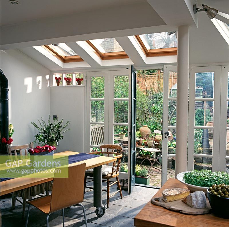 Cramped ground floor Camberwell victorian room transformed into a sunny open-plan with an uninterupted view of the garden