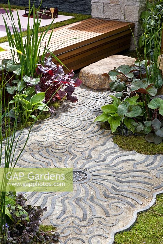 Mosiac style paving - A Japanese Tranquil Retreat Garden, sponsored by Sekisui Exterior Co Ltd - Silver-Gilt Flora medal winner at RHS Chelsea Flower Show 2009 