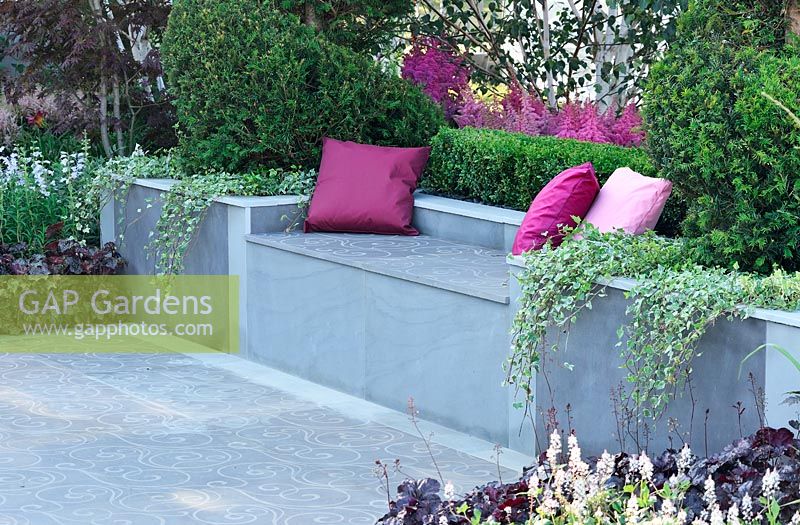 Stone bench with 'Avant Garde Etched Swirl', Hampton Court Flower Show 2009