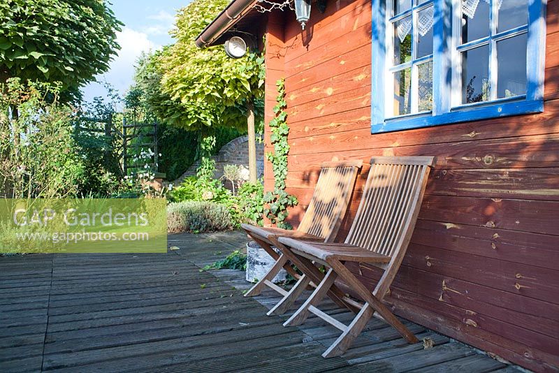 Seats on decking, Garden Hackl, Mistelbach Austria