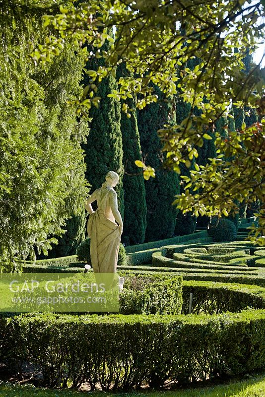 Statue in garden - Giardini Giusti, Verona, Italy