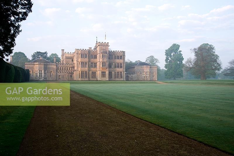 Rousham House, built in 1635 by Sir Robert Dormer, added to by William Kent in the eighteenth century - Bicester, Oxon, UK