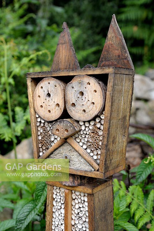 Animal shaped insect hotel