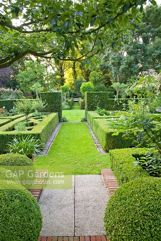 GAP Gardens - Formal garden with symmetrical planting - Image No ...