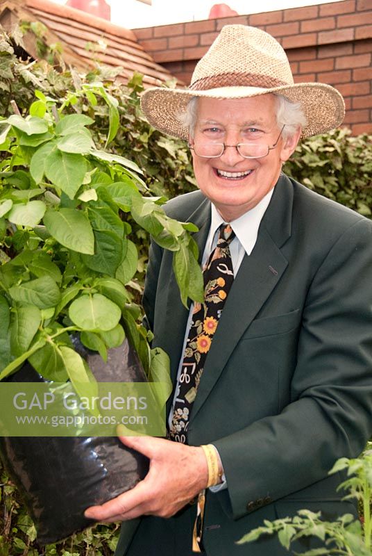 Gardening guru, Peter Seabrook, RHS Chelsea Flower Show 2010, sponsored by W M Morrison Supermarket Garden