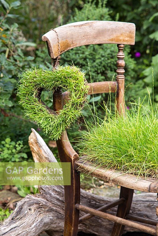 Step by Step - Turf Chair and Turf Heart in situ