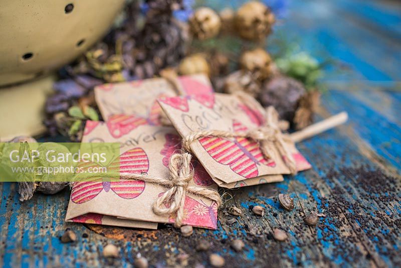 Seed packet gifts containing Papaver, Cerinthe and Nigella seeds. 