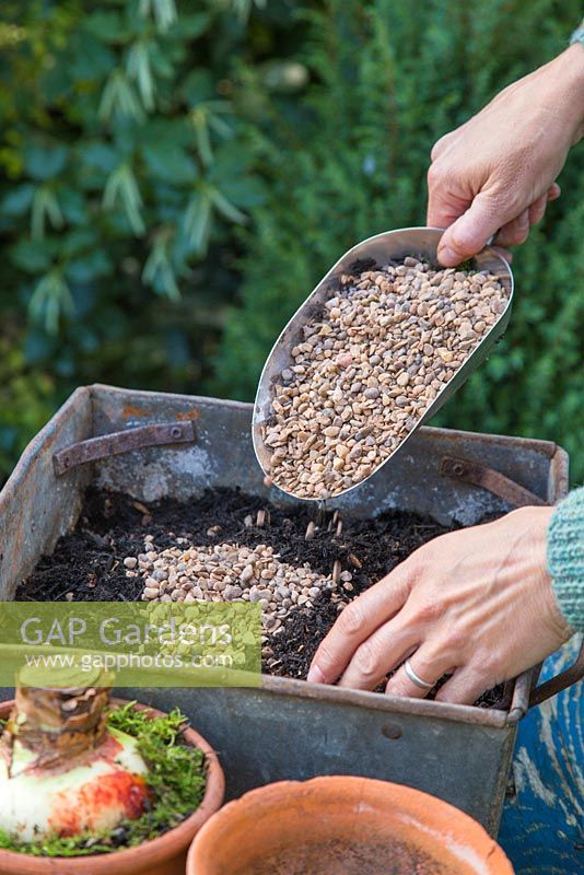 Creating a mixture of gravel and compost
