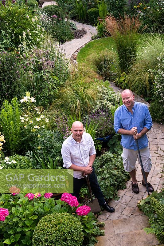 Tony Sharples and Paul Cubert at Woodbines Avenue