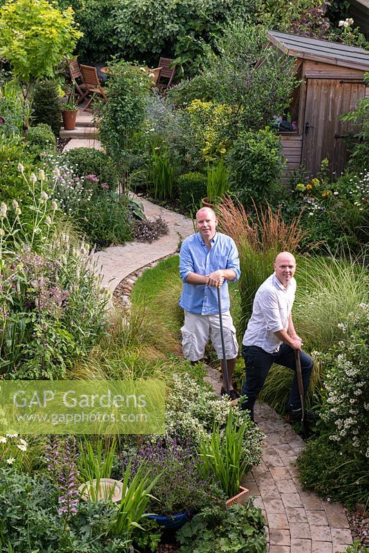 Tony Sharples and Paul Cubert at Woodbines Avenue