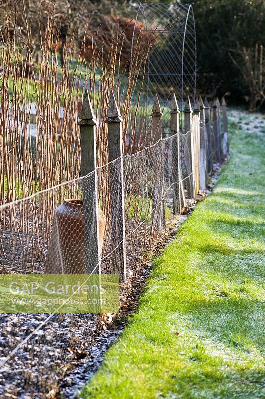 posts for chicken wire fence