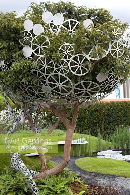 The Imperial Garden - Revive - featuring a theme of lace which weaves its way through the garden. RHS Chelsea Flower Show 2016. Designer: Tatyana Goltsova, Sponsor: Imperial Garden