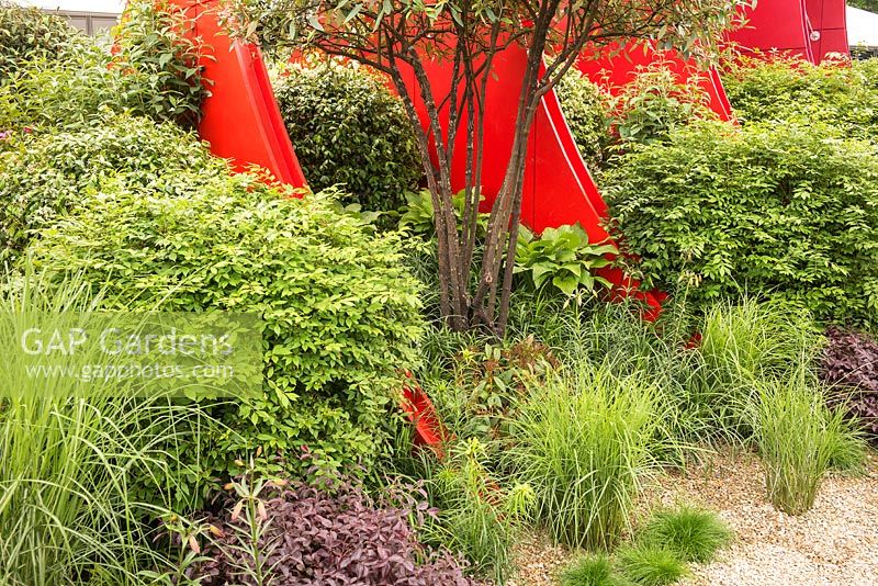 The Silk Road Garden, Chengdu, China garden at the RHS Chelsea Flower Show 2017. Sponsor: Creativersal. Designers: Laurie Chetwood and Patrick Collins