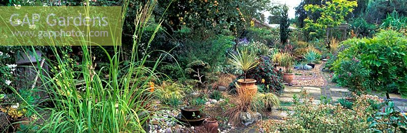 Gravel garden with water feature