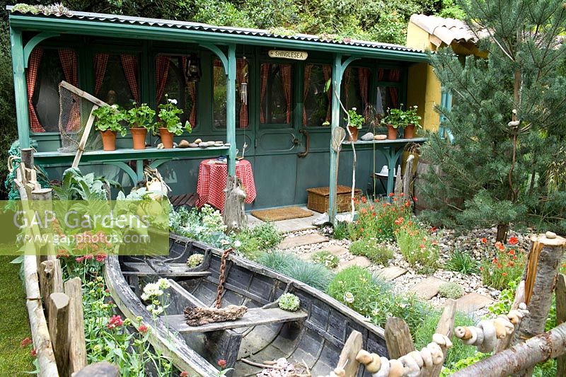 Shinglesea Design by Chris O Donoghue Capability Chris Silver Gilt Flora Medal RHS Chelsea Flower Show 2007