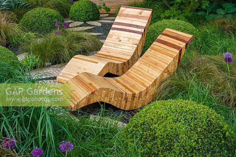 Chelsea Flower Show 2007, 'The Westland Garden' ( Diarmuid Gavin Designs ) contemporary wooden loungers