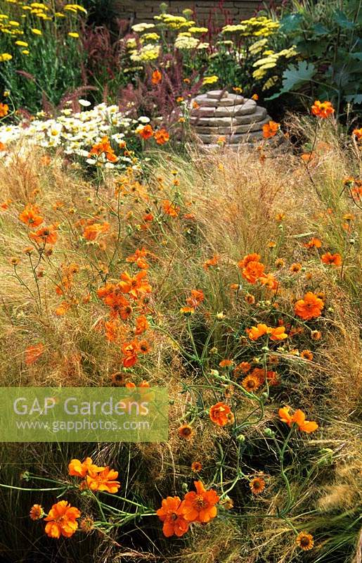 Tatton Park FS 2004 design Andrew Loudon Geum coccineum Stipa aruninacea