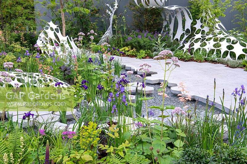 The Manchester Garden overview at RHS Chelsea Flower Show 2019, Design: Exterior Architecture