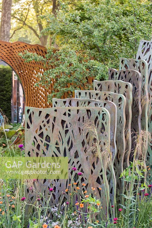 'Enclosure' - bronze panels, The David Harber and Savills Garden, RHS Chelsea Flower Show, 2018 