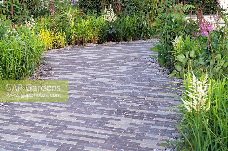 Permeable paving. The South West Water Green garden, RHS Tatton Park