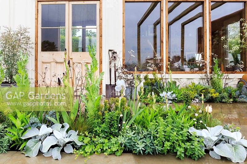 An Artist's Studio At Home, designed by Jessica Makins in collaboration with Stephanie Tudor. Green Living Spaces, RHS Malvern Spring Festival, 2019. 
