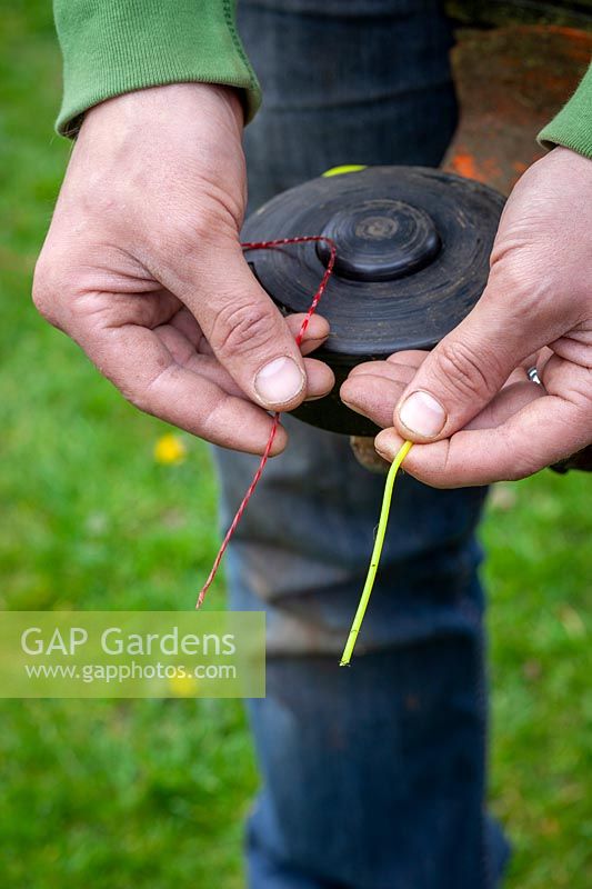 Showing different gauges of strimmer cable