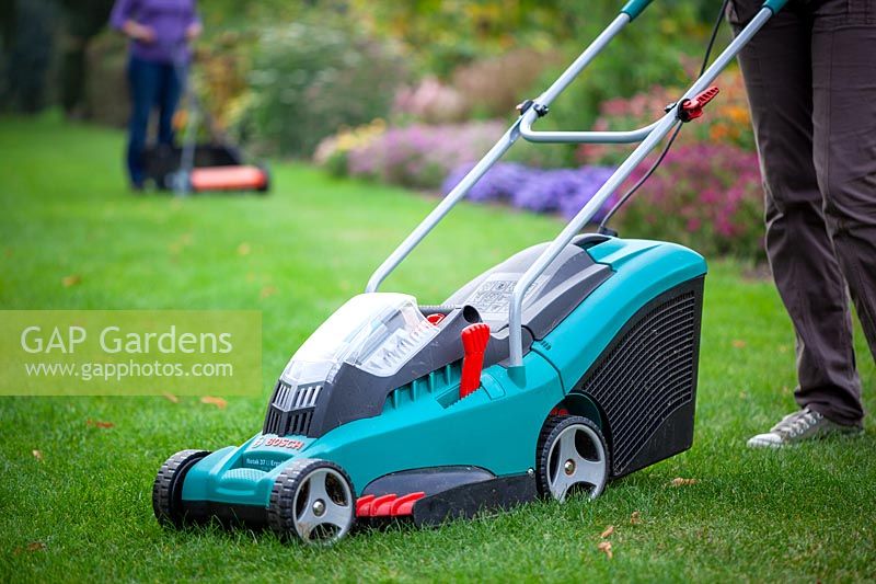 Alternative lawnmower options - cordless mower or push cylinder mower