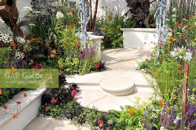 New Horizons garden, RHS Hampton Court Palace Flower Show 2016 - Silver-gilt medal.