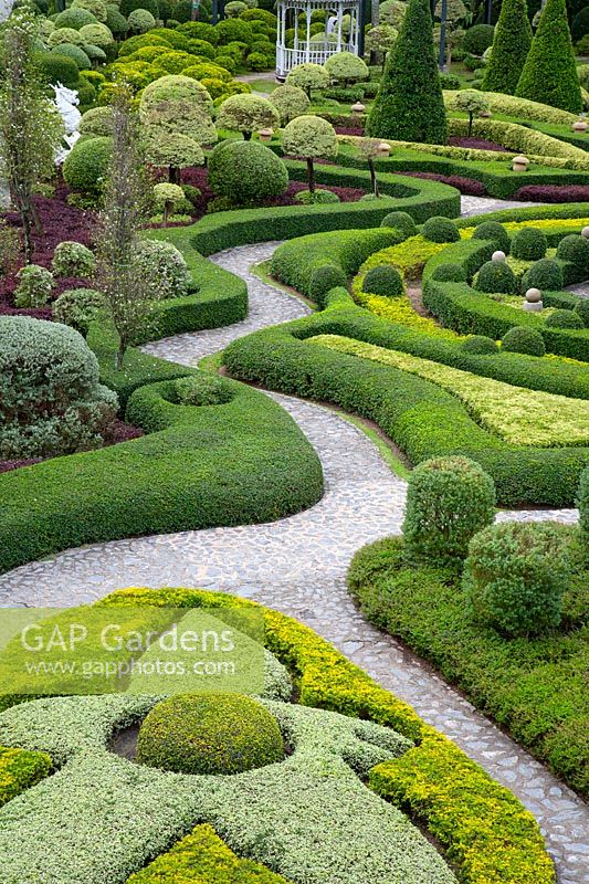 Topiary in Nong Nooch Tropical Botanical Garden, Thailand. 