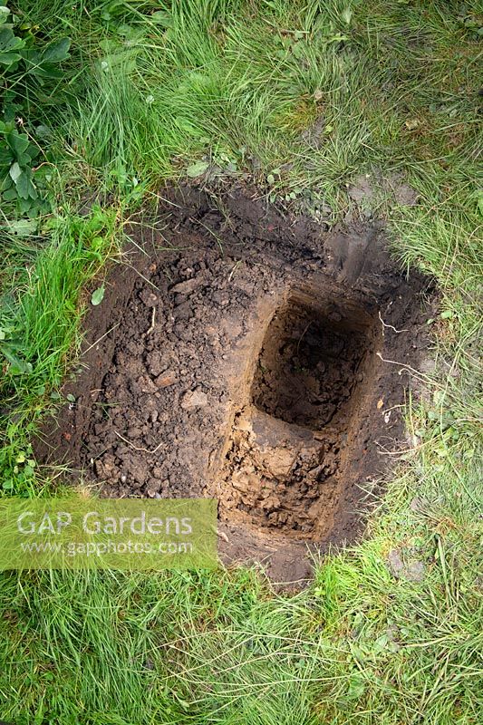 Checking soil profile by digging an inspection hole. Step 4 Excavate a quarter of the trench a further 30cm to a depth of 90cm.