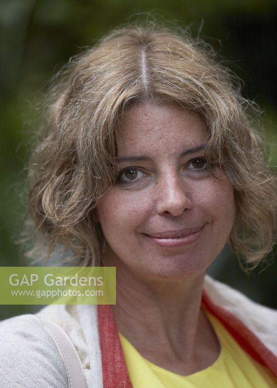 Sara Edwards. Garden Designer.