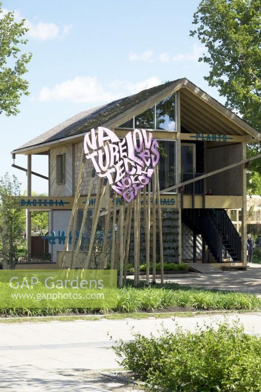 Nature love technology. The natural pavilion that shows the future of housing construction with sustainability and circularity as the key elements. Biobased.