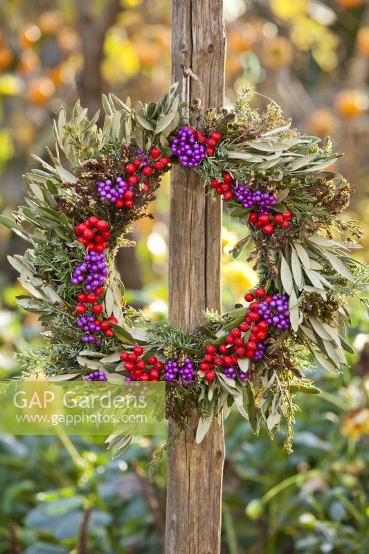 Wreath made of rowan and Callicarpa berries, common juniper and olive.