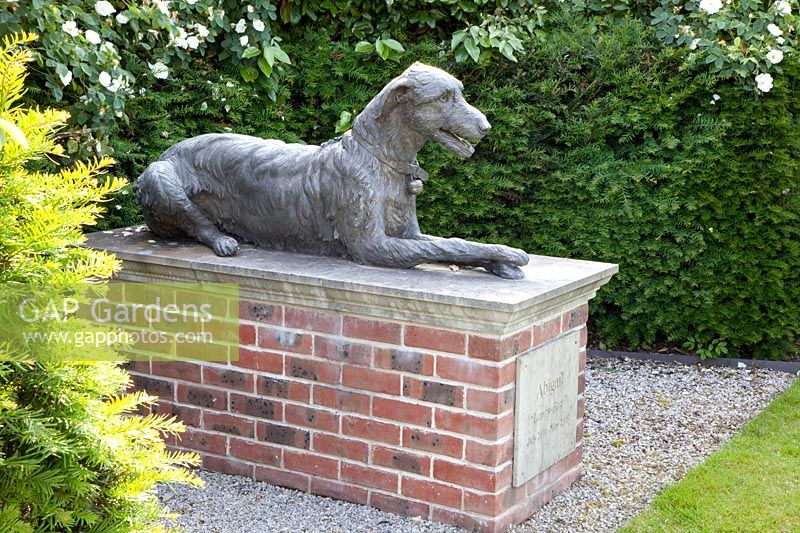 Memorial for a dog 