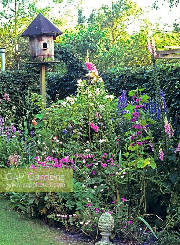 Perennial bed with dovecote 