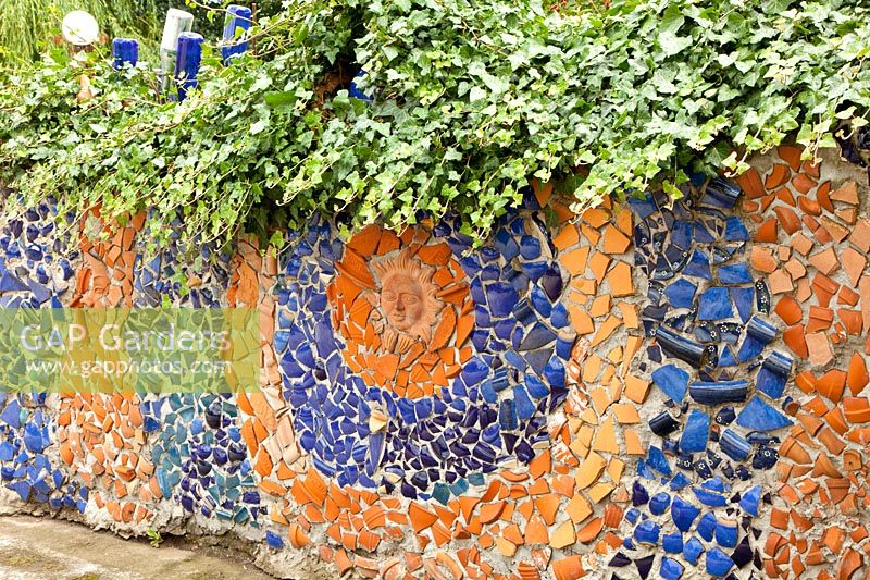 Mosaic wall 