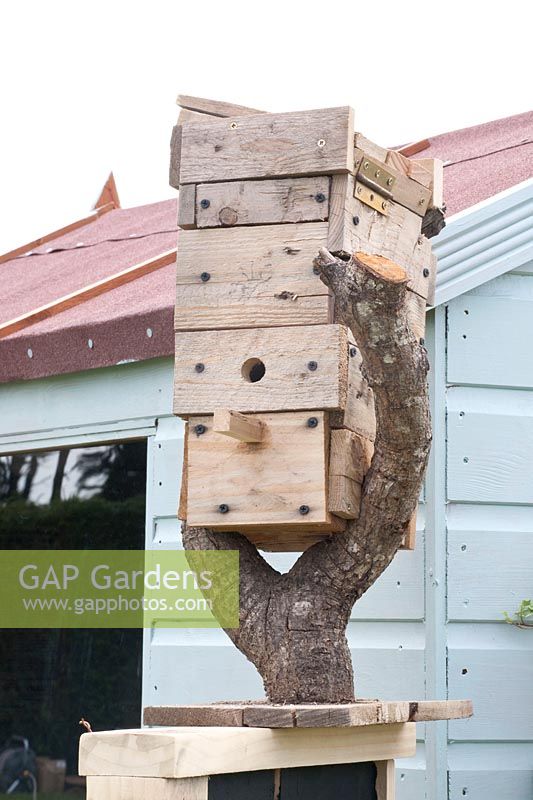 Nesting box made from old boxes 
