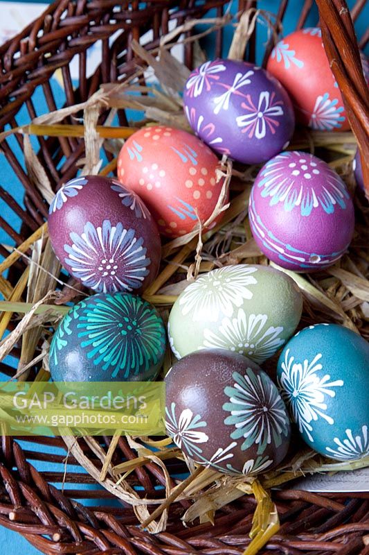 Easter eggs in wax technique 