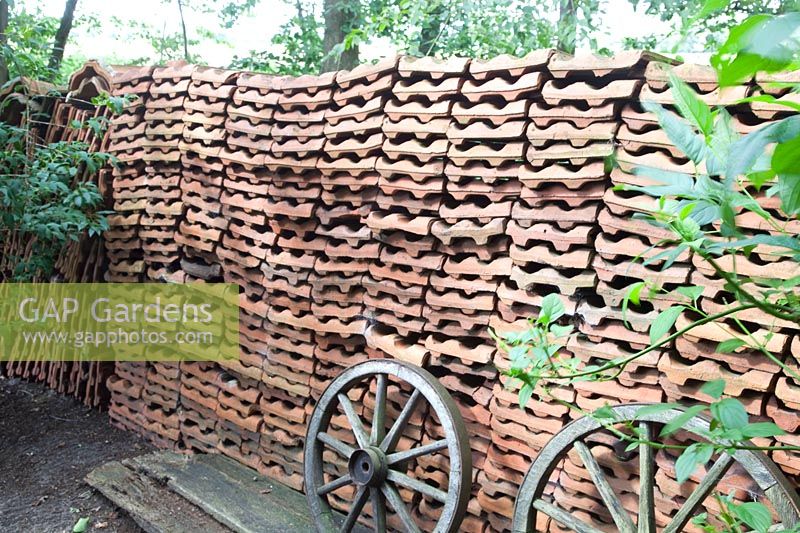 Wall made of roof tiles 