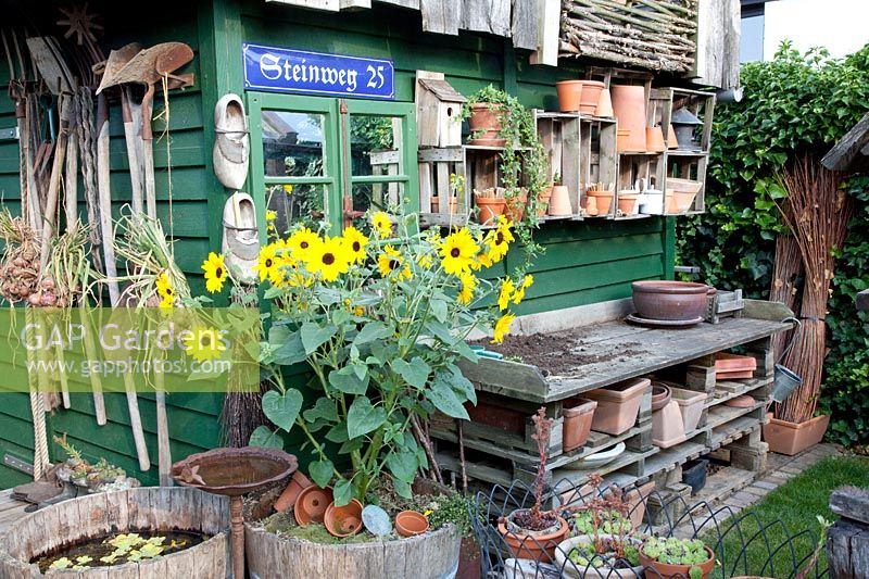 Work corner in the garden 