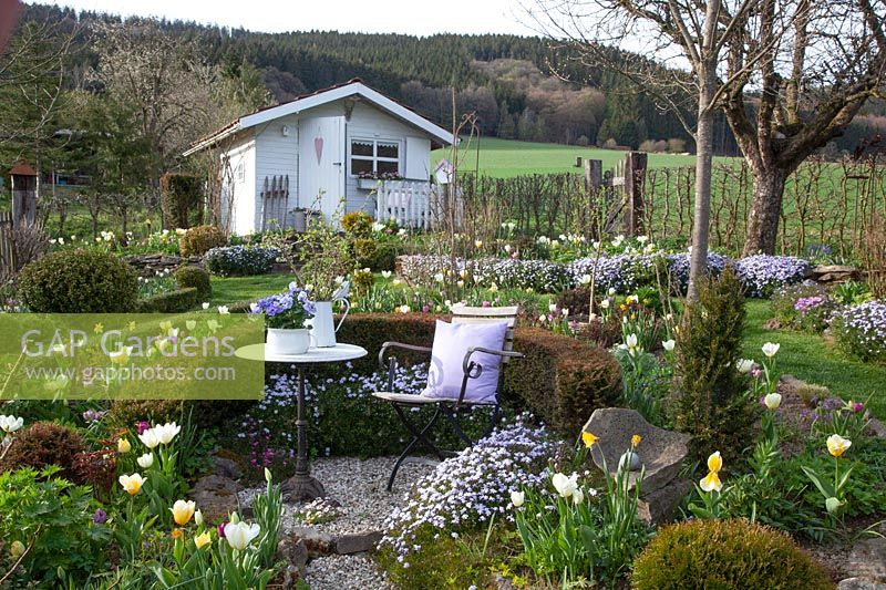 Seating in the spring garden 