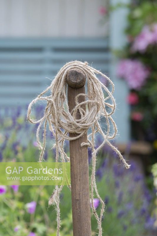 Garden twine on a fork handle