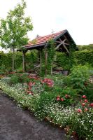 Vegetable garden with arbour - Schloss Ippenburg, Germany