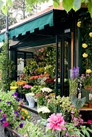 Flowers shop in Via Moscova. Milan. Italy
